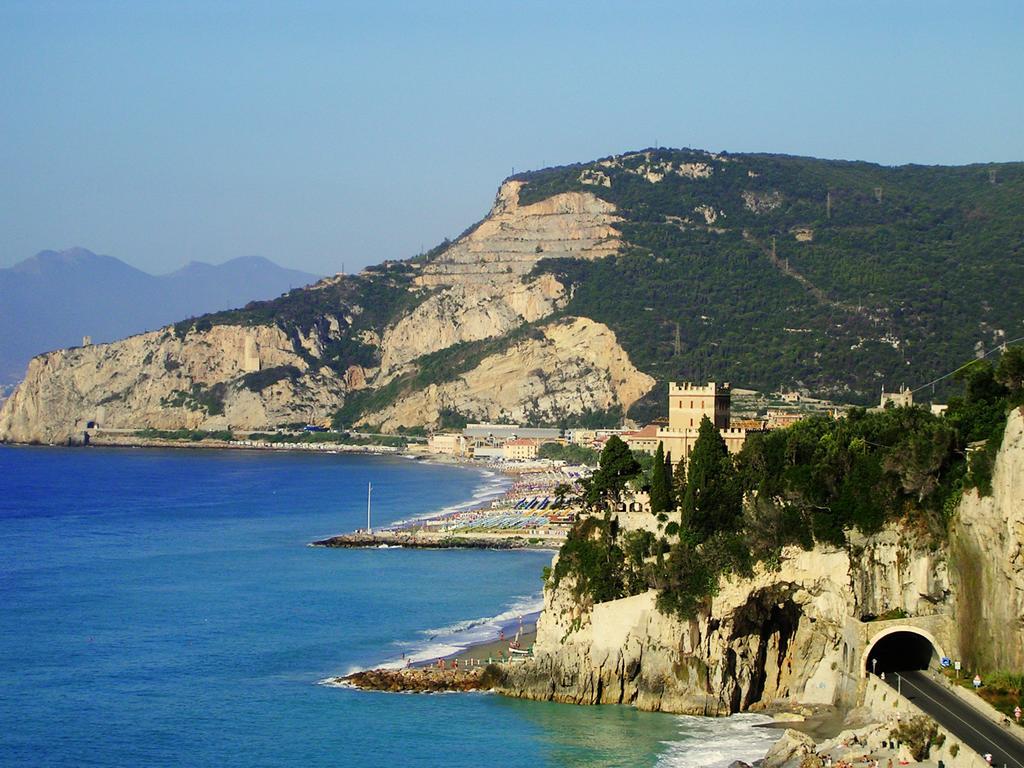 R&B Sterlizia Hotell Finale Ligure Exteriör bild